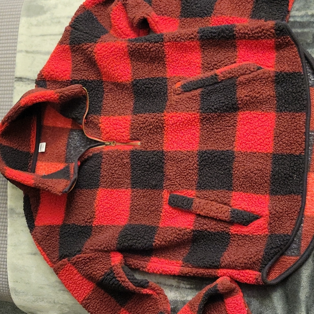 Long sleeve fleece pullover